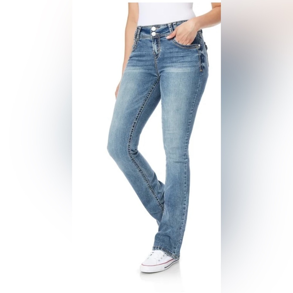 NWT-Wallflower Light Blue Boot Cut Jeans 👖